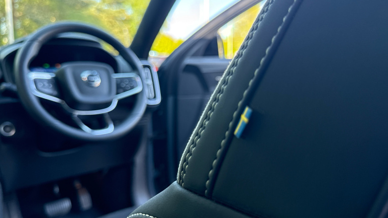 Volvo XC40 2.0 B4P Ultimate Dark 5dr Auto Petrol Estate